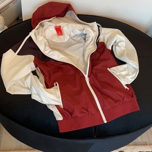 Nike Windbreaker _ Woman’s